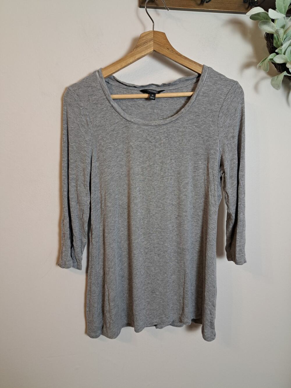 Vera Wang Grey Ribbed 3/4 Sleeve Soft Scoop Neck Women's Sz M